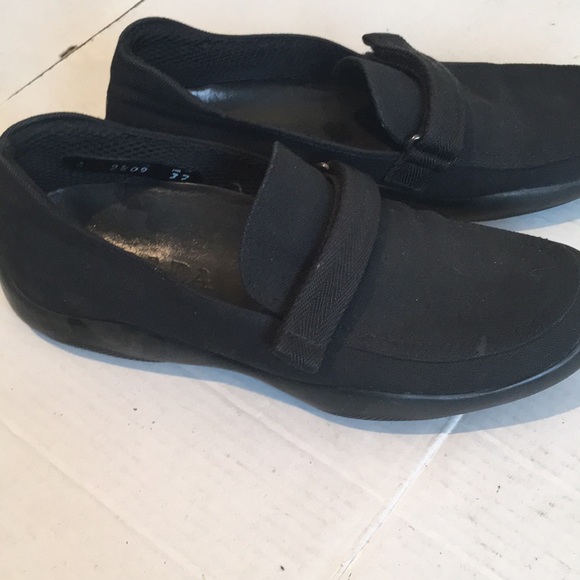 Vintage PRADA Vibram Loafers, never worn - Picture 2 of 9
